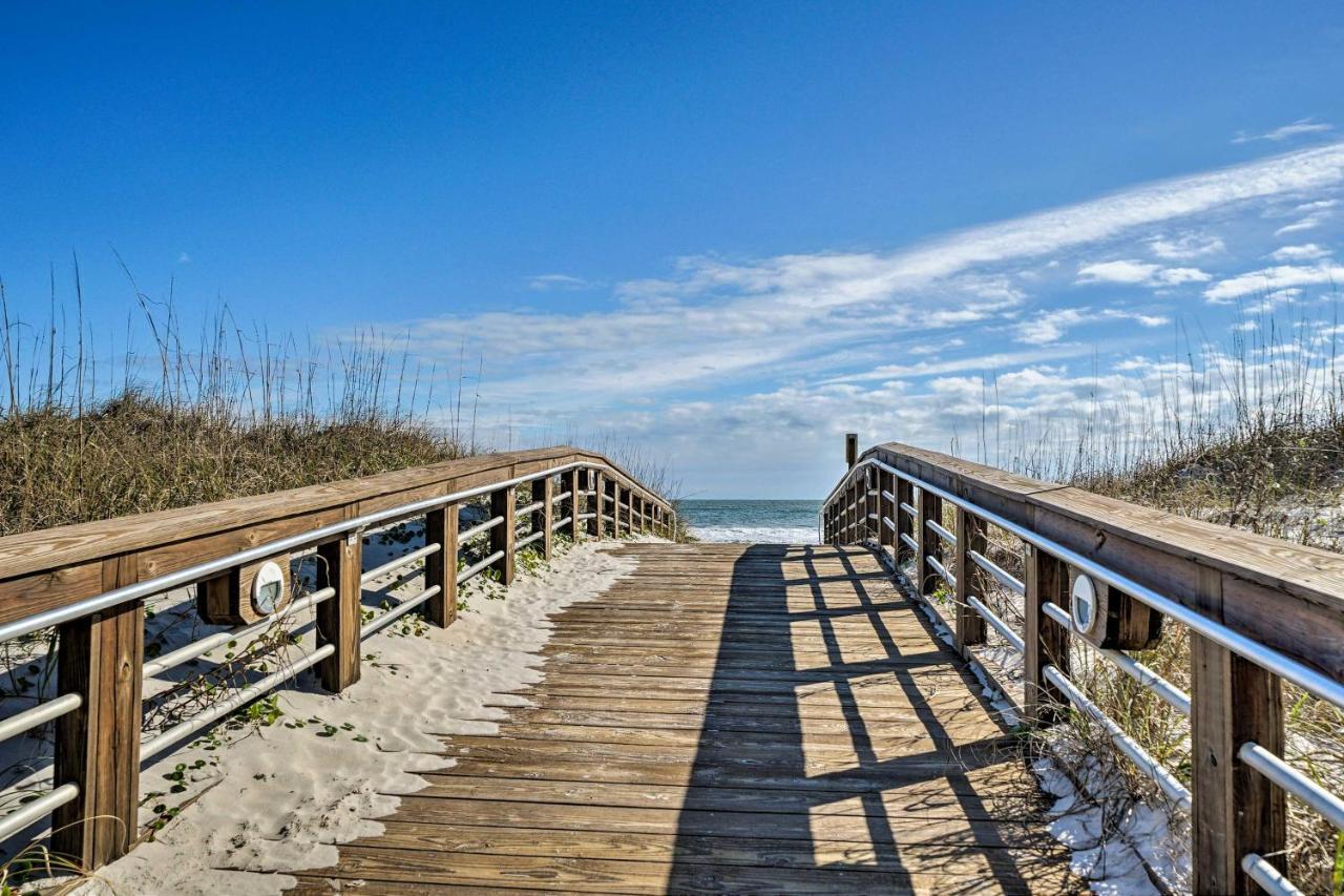 Breezy Beach Retreat With 180-Degree Ocean Views! Daire Carolina Beach Dış mekan fotoğraf