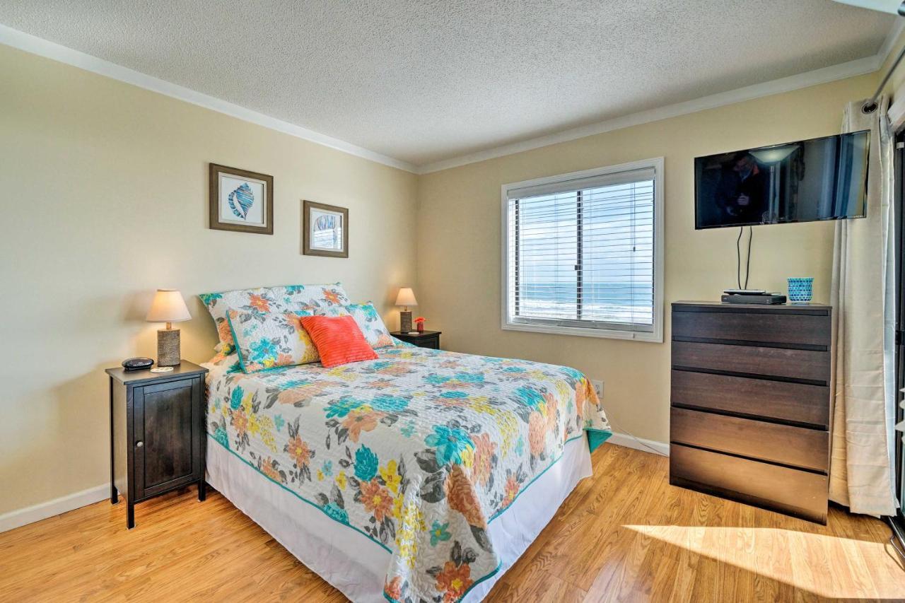 Breezy Beach Retreat With 180-Degree Ocean Views! Daire Carolina Beach Dış mekan fotoğraf