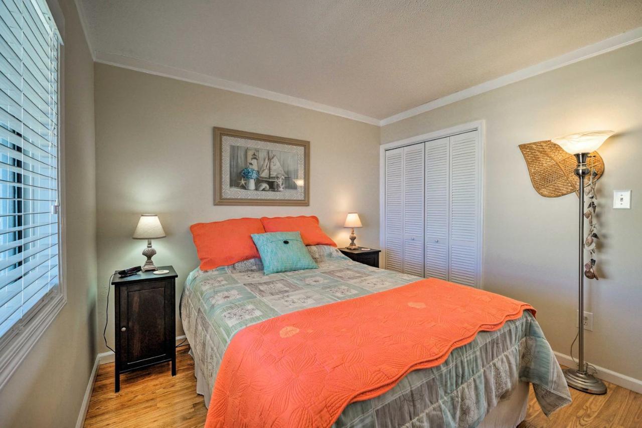 Breezy Beach Retreat With 180-Degree Ocean Views! Daire Carolina Beach Dış mekan fotoğraf
